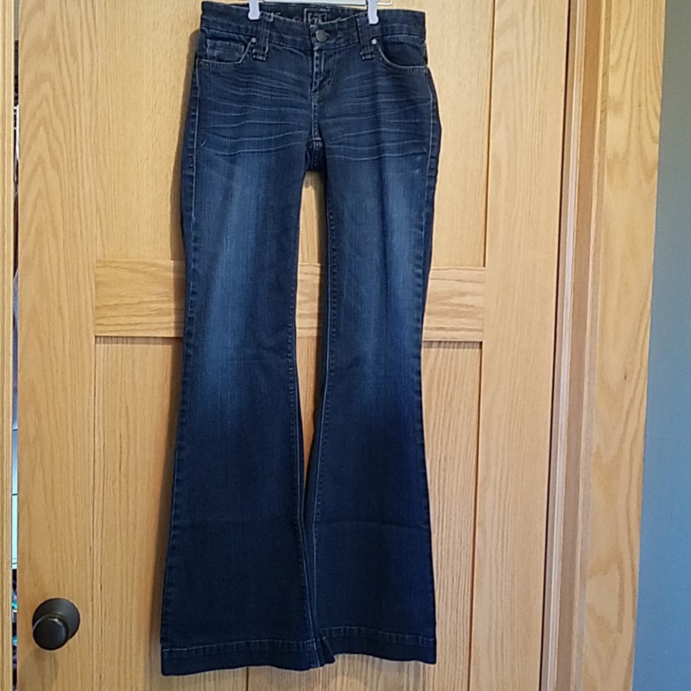 !iT brand flare leg jeans sz. 25